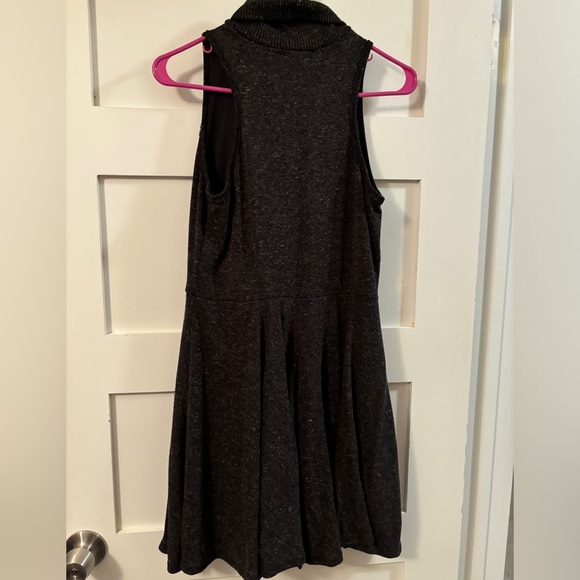 Sleeveless winter dress - Picture 3 of 3